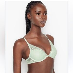NWT Victoria's Secret Incredible by VS Lightly Lined Lace Plunge Bra